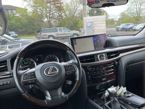 Used 2018 Lexus LX 570 4WD w/ Luxury Package image 18