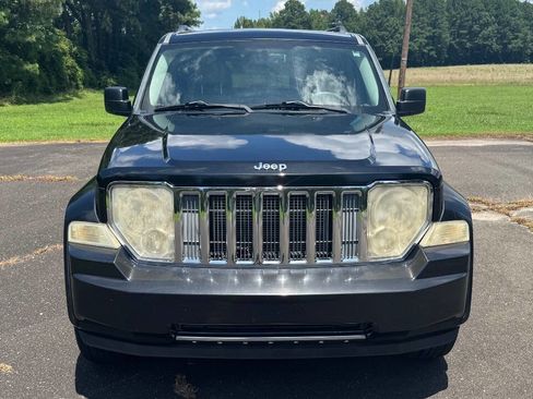 Used 2011 Jeep Liberty Limited image 3