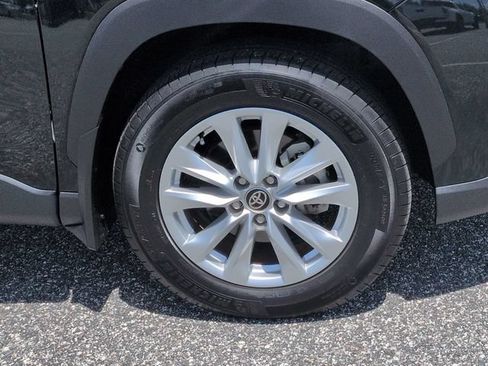 Certified 2025 Toyota Corolla Cross LE FWD image 11