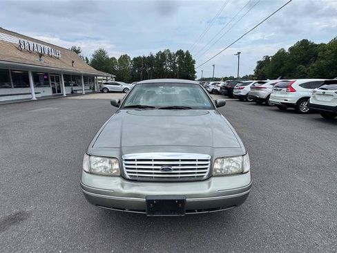 Used 2003 Ford Crown Victoria LX RWD image 17