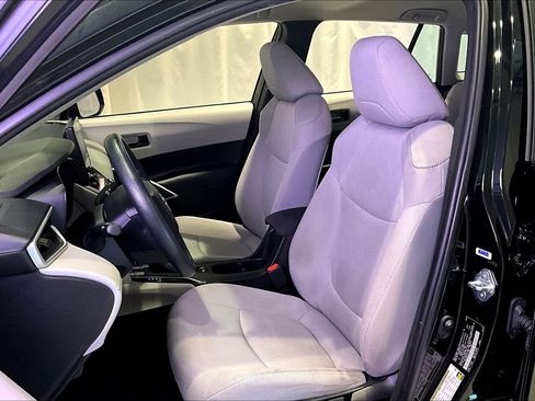Used 2025 Toyota Corolla Cross L FWD image 21