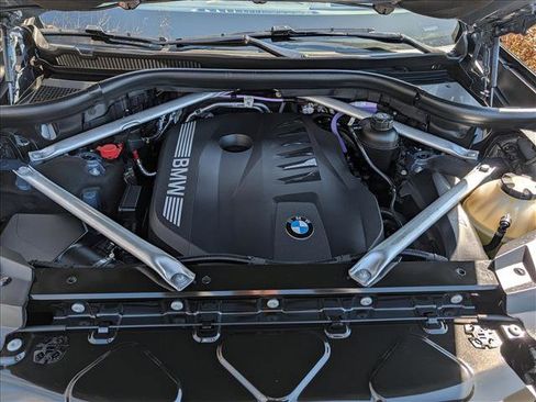 Used 2024 BMW X7 xDrive40i image 10