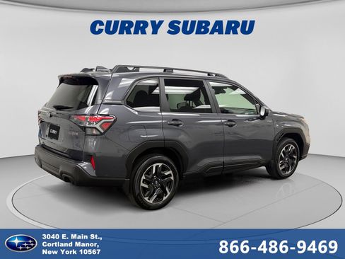 Used 2025 Subaru Forester Premium AWD/4WD image 5