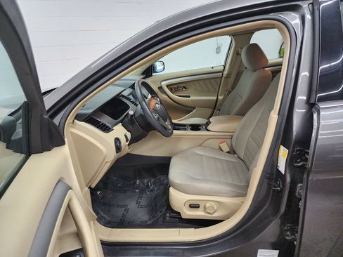 Used 2017 Ford Taurus SE FWD image 12