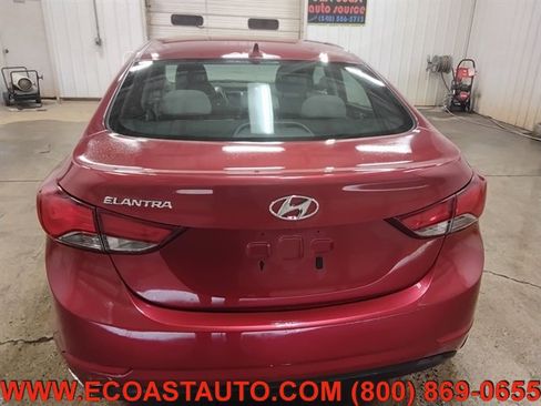 Used 2015 Hyundai Elantra SE w/ Option Group 02 image 8