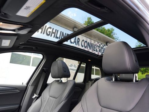 Used 2024 BMW X3 xDrive30i w/ Convenience Package AWD/4WD image 3