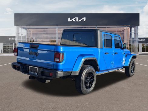 Used 2021 Jeep Gladiator Sport image 4