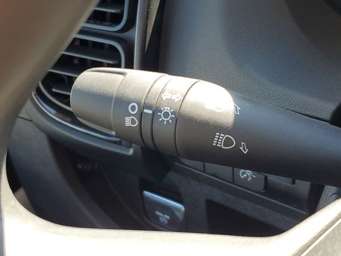 Used 2025 RAM ProMaster 2500 w/ Convenience Group image 12