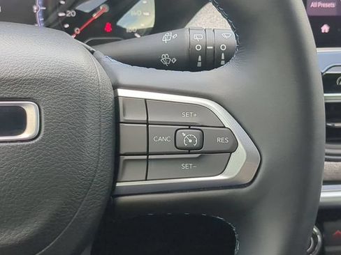 Used 2022 Jeep Compass Latitude w/ Sun and Sound Group FWD image 30
