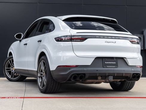 Certified 2023 Porsche Cayenne S AWD/4WD image 3