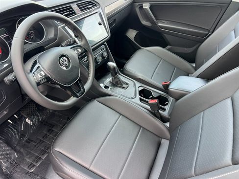 Used 2021 Volkswagen Tiguan SE FWD image 10