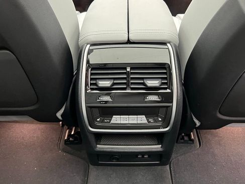 Used 2024 BMW X5 sDrive40i w/ Premium Package RWD image 9
