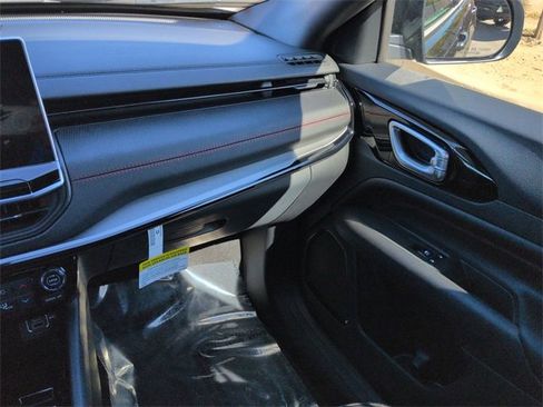 New 2026 Jeep Compass Trailhawk image 16