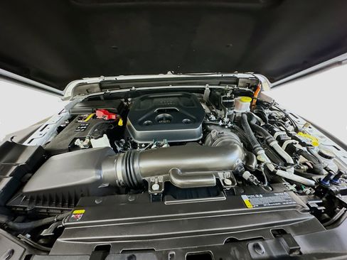 Used 2025 Jeep Wrangler Willys image 33