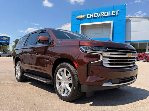 Used 2022 Chevrolet Tahoe High Country AWD/4WD image 1