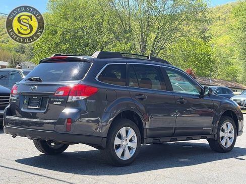 Used 2011 Subaru Outback 2.5i Premium image 6