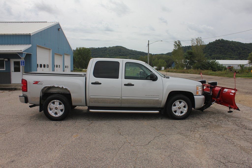 Used 2010 Chevrolet Silverado 1500 LT w/ Power Pack Plus AWD/4WD image 4