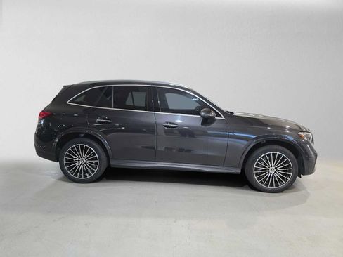 Used 2024 Mercedes-Benz GLC 300 4MATIC image 2