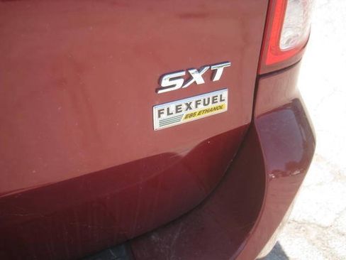 Used 2016 Dodge Grand Caravan SXT FWD image 11