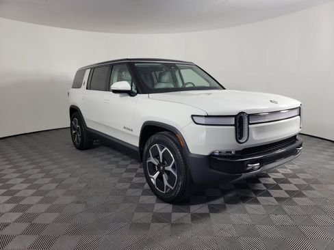 Used 2024 Rivian R1S Adventure AWD/4WD image 7