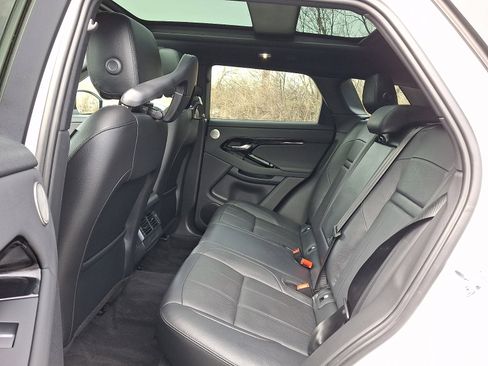 Used 2025 Land Rover Range Rover Evoque Dynamic SE image 5