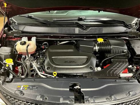 Used 2023 Chrysler Voyager LX FWD image 27