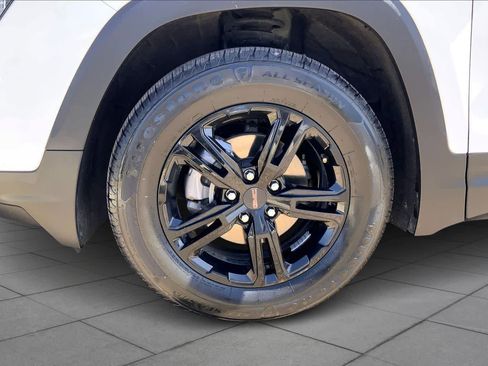 Used 2024 GMC Terrain AT4 image 11