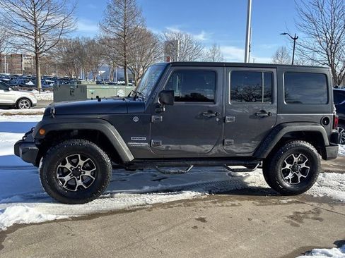 Used 2018 Jeep Wrangler Unlimited Sport w/ Connectivity Group image 8