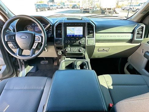 Used 2022 Ford F250 XLT w/ Black Appearance Package image 3