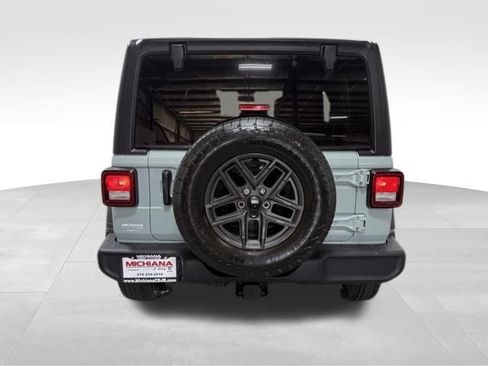 Used 2024 Jeep Wrangler Unlimited Sport AWD/4WD image 7
