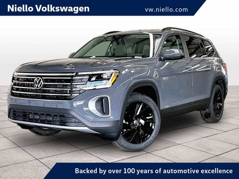 New 2026 Volkswagen Atlas SE image 1