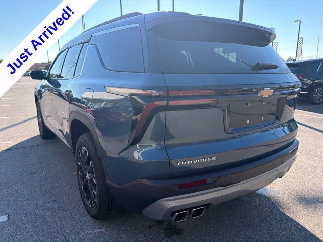 Used 2025 Chevrolet Traverse LT w/ Sun and Wheel Package FWD image 5