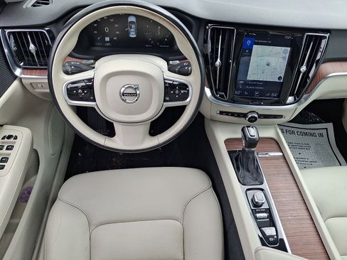 Used 2020 Volvo S60 T6 Momentum AWD/4WD image 11
