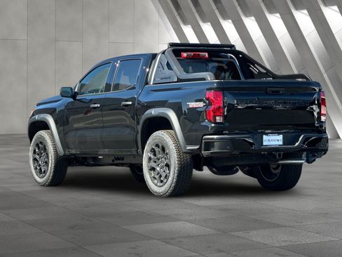 New 2026 Chevrolet Colorado Trail Boss w/ Midnight Edition AWD/4WD image 6