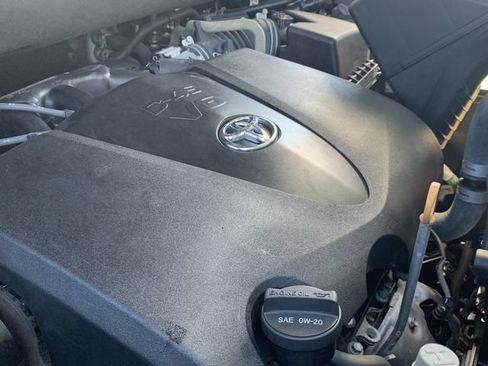 Certified 2019 Toyota Highlander LE AWD/4WD image 16