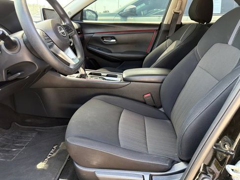 Used 2024 Nissan Sentra SV FWD image 8