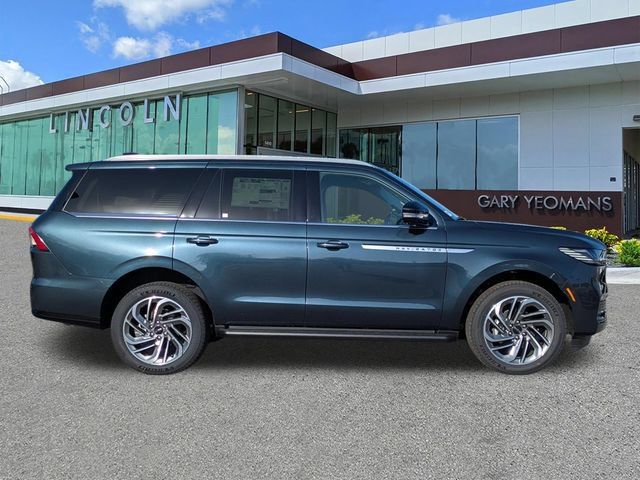 New 2026 Lincoln Navigator Premiere AWD/4WD image 3