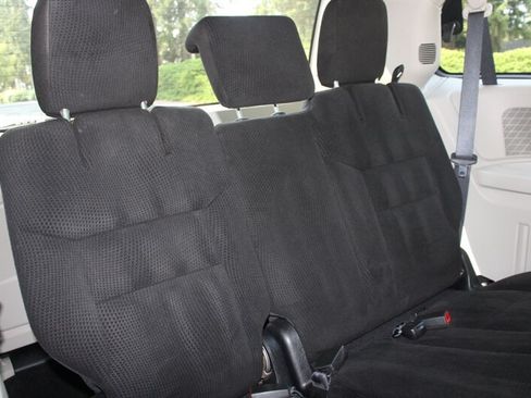 Used 2015 Dodge Grand Caravan SE w/ Quick Order Package 29E SE FWD image 16
