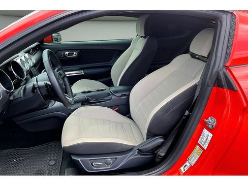 Used 2016 Ford Mustang GT RWD image 31