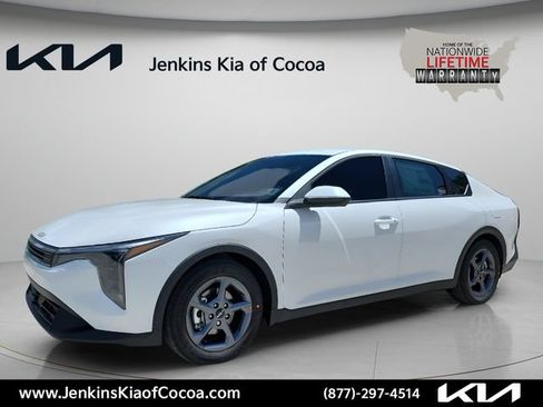 New 2026 Kia K4 FWD image 9