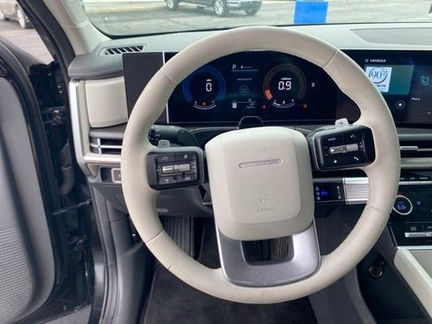 Used 2025 Hyundai Santa Fe SEL FWD image 11