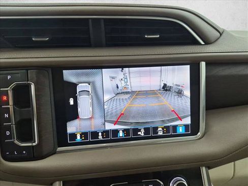 Used 2021 GMC Yukon Denali w/ Denali Premium Package AWD/4WD image 14
