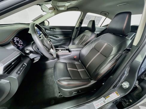 Used 2025 Nissan Altima 2.5 SR FWD image 14