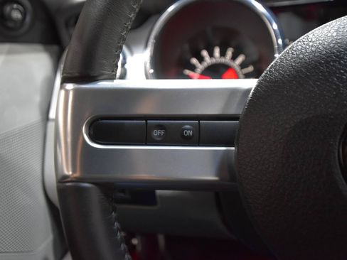 Used 2009 Ford Mustang GT RWD image 17