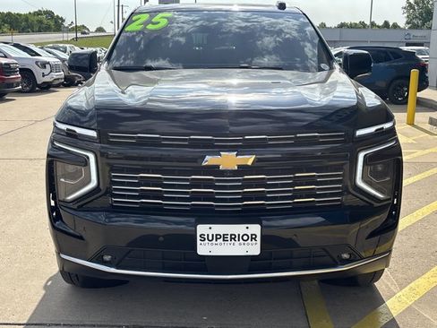 Used 2025 Chevrolet Tahoe High Country AWD/4WD image 11