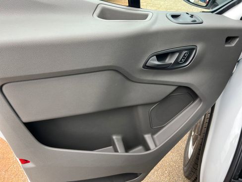 New 2026 Ford Transit 250 148 Medium Roof image 10