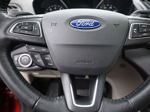 Used 2018 Ford Escape SEL image 11