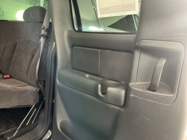 Used 2002 Chevrolet Silverado 2500 LS w/ Off-Road Skid Plate Pkg AWD/4WD image 20