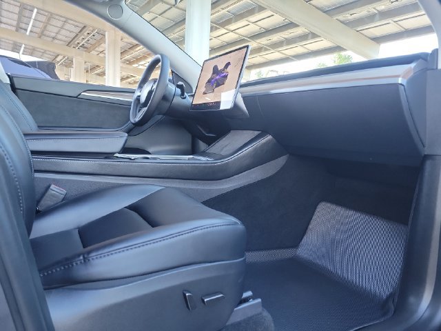 Used 2024 Tesla Model Y Long Range AWD/4WD image 20