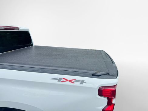 Used 2023 Chevrolet Silverado 1500 LT AWD/4WD image 25